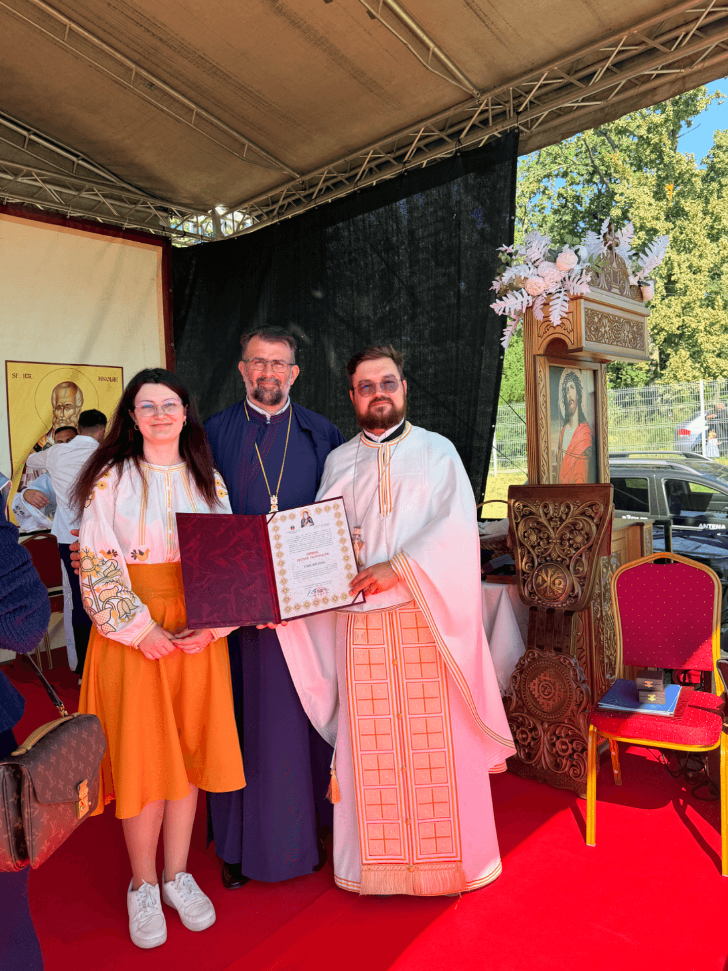 Sfânta Liturghie de hram săvârșită, cu binecuvântarea IPS Calinic, de către PS Siluan, Episcopul Ortodox Român al Ungariei — foto 1