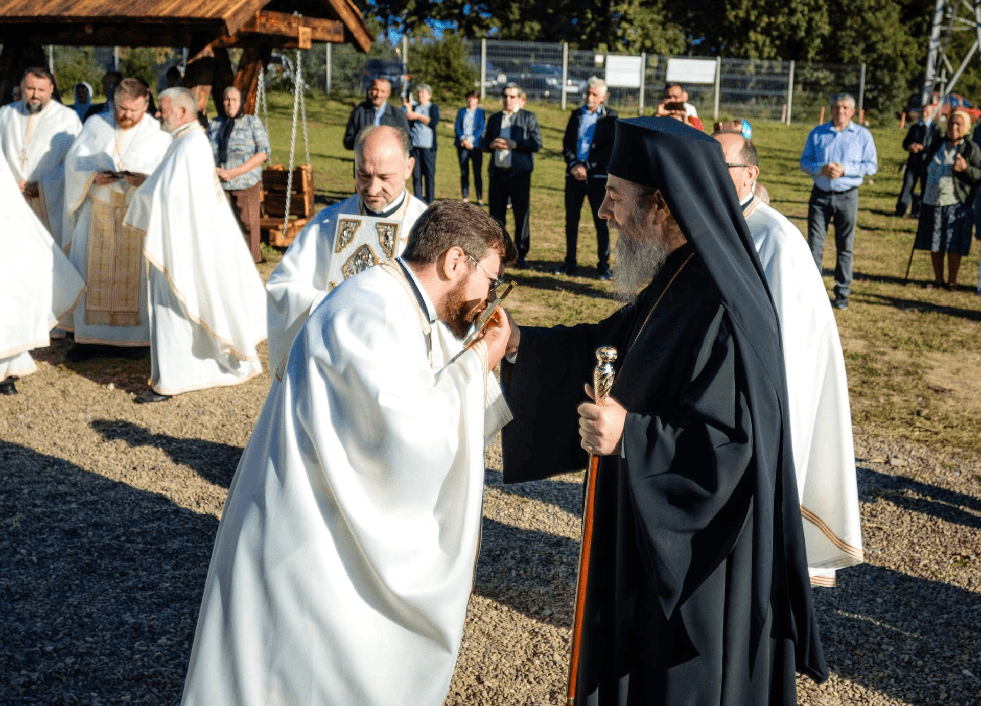 Sfânta Liturghie de hram săvârșită, cu binecuvântarea IPS Calinic, de către PS Siluan, Episcopul Ortodox Român al Ungariei — foto 2