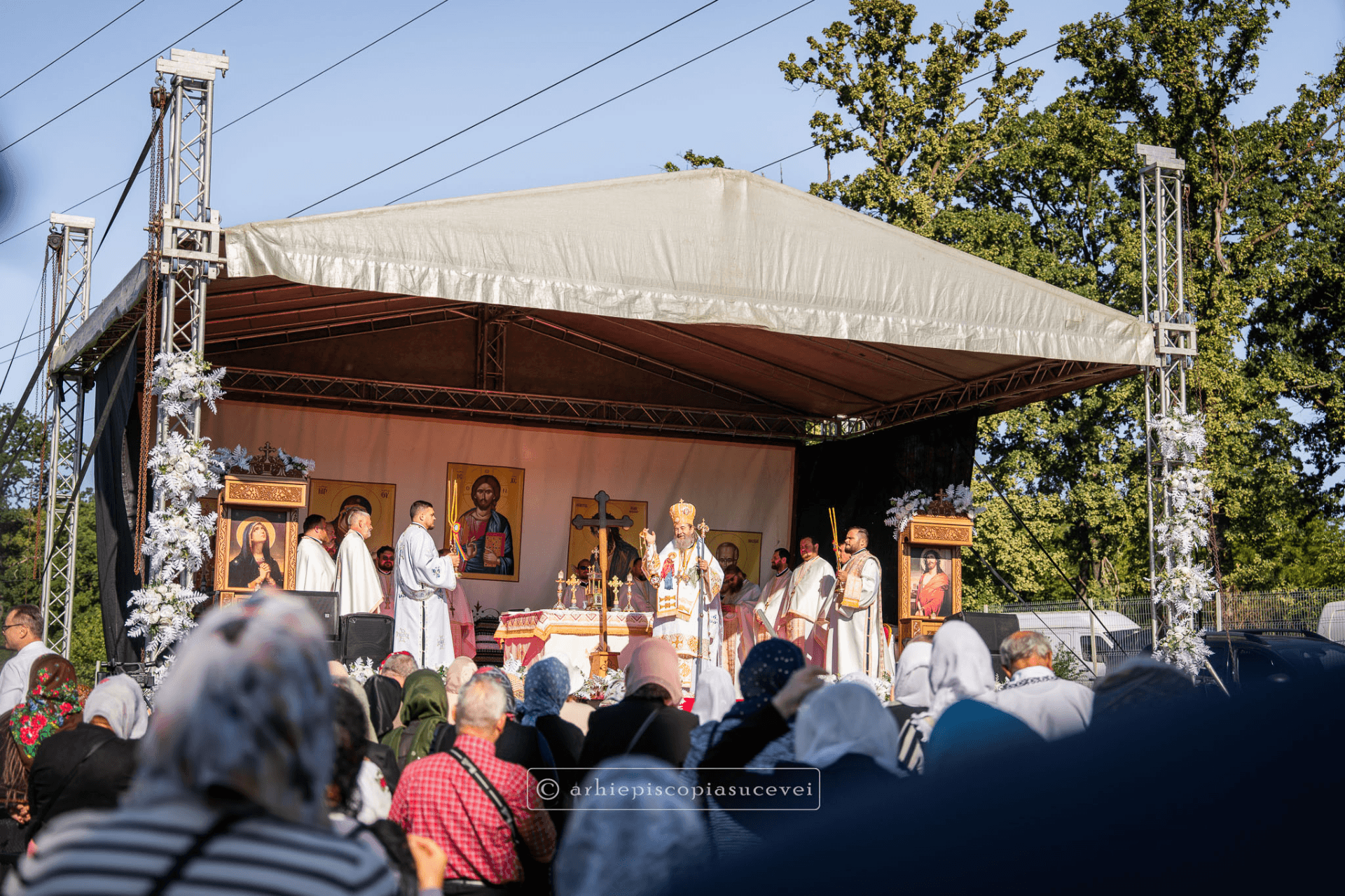 Sfânta Liturghie de hram săvârșită, cu binecuvântarea IPS Calinic, de către PS Siluan, Episcopul Ortodox Român al Ungariei — foto 5