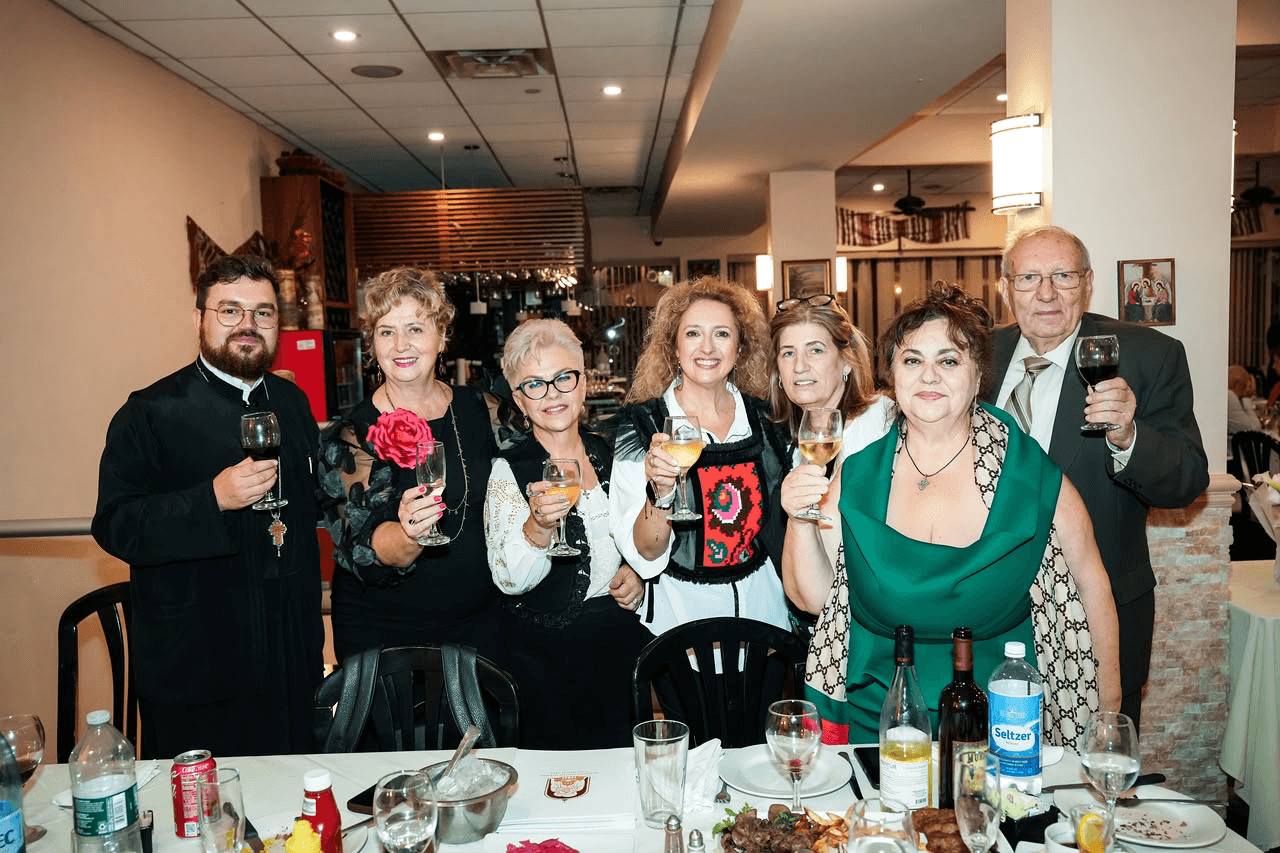 Părintele Andrei Mocanu a conferențiat la New York despre rolul femeii în societate, familie și Biserică — foto 4