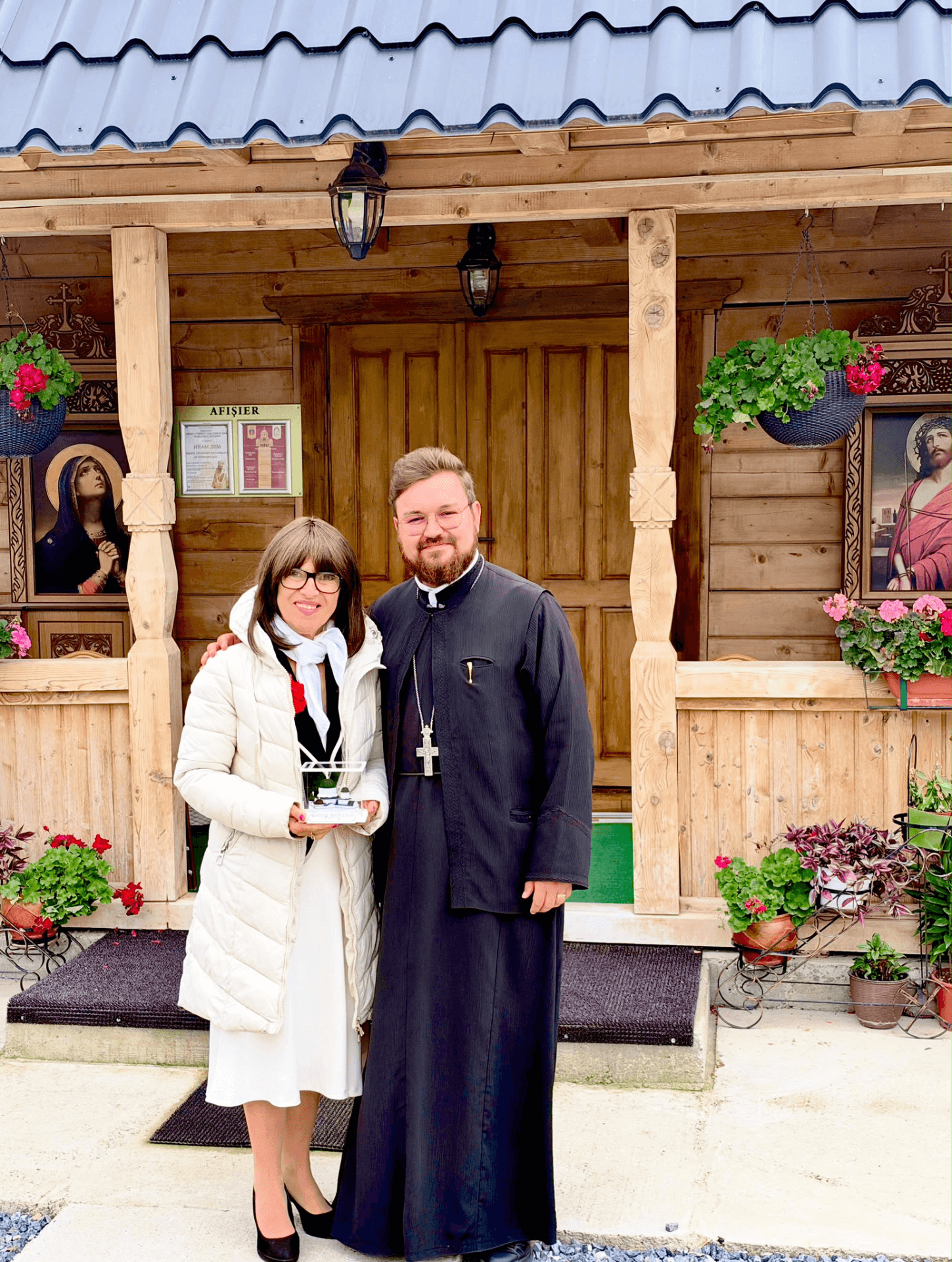 Elise Stan, oaspete al Parohiei „Sfinții Părinți Ioachim și Ana” din Stejari. Un loc în care artiștii neamului vor fi mereu pomeniți — foto 6