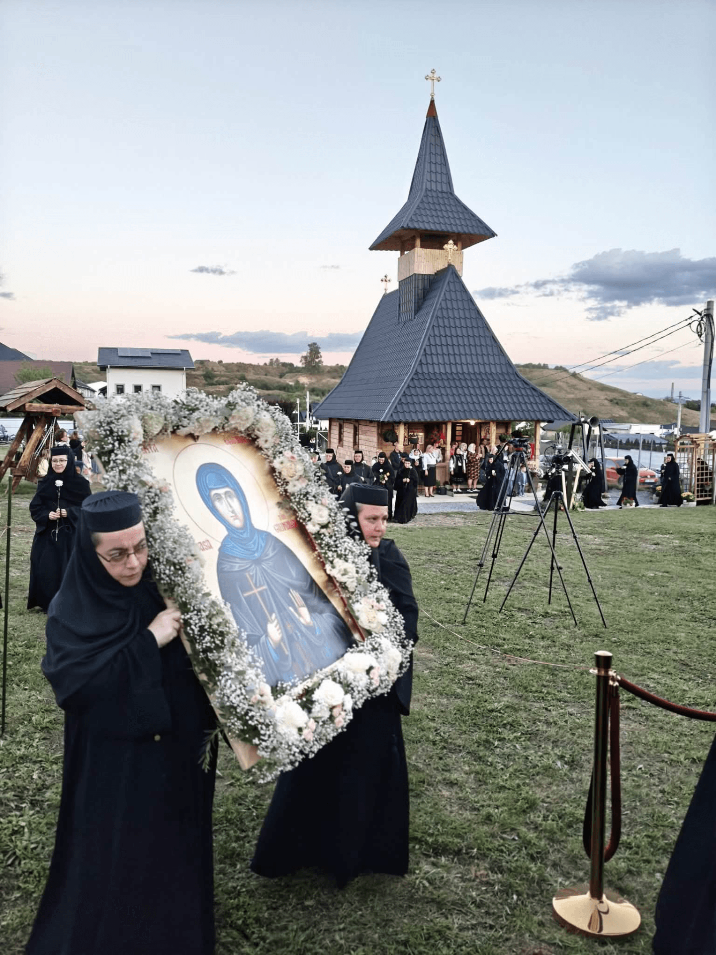 Sfânta Elisabeta a ajuns acasă, în Bucovina — foto 3