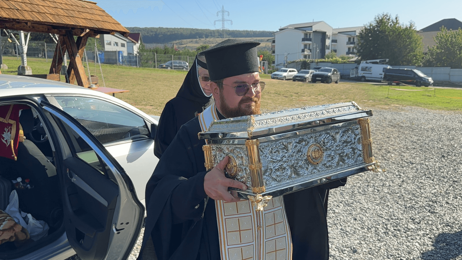Plecarea Sfintelor Moaște ale Sfintei Elisabeta de la Pasărea, din Parohia ,,Sf. Părinți Ioachim și Ana” - Stejari — foto 3