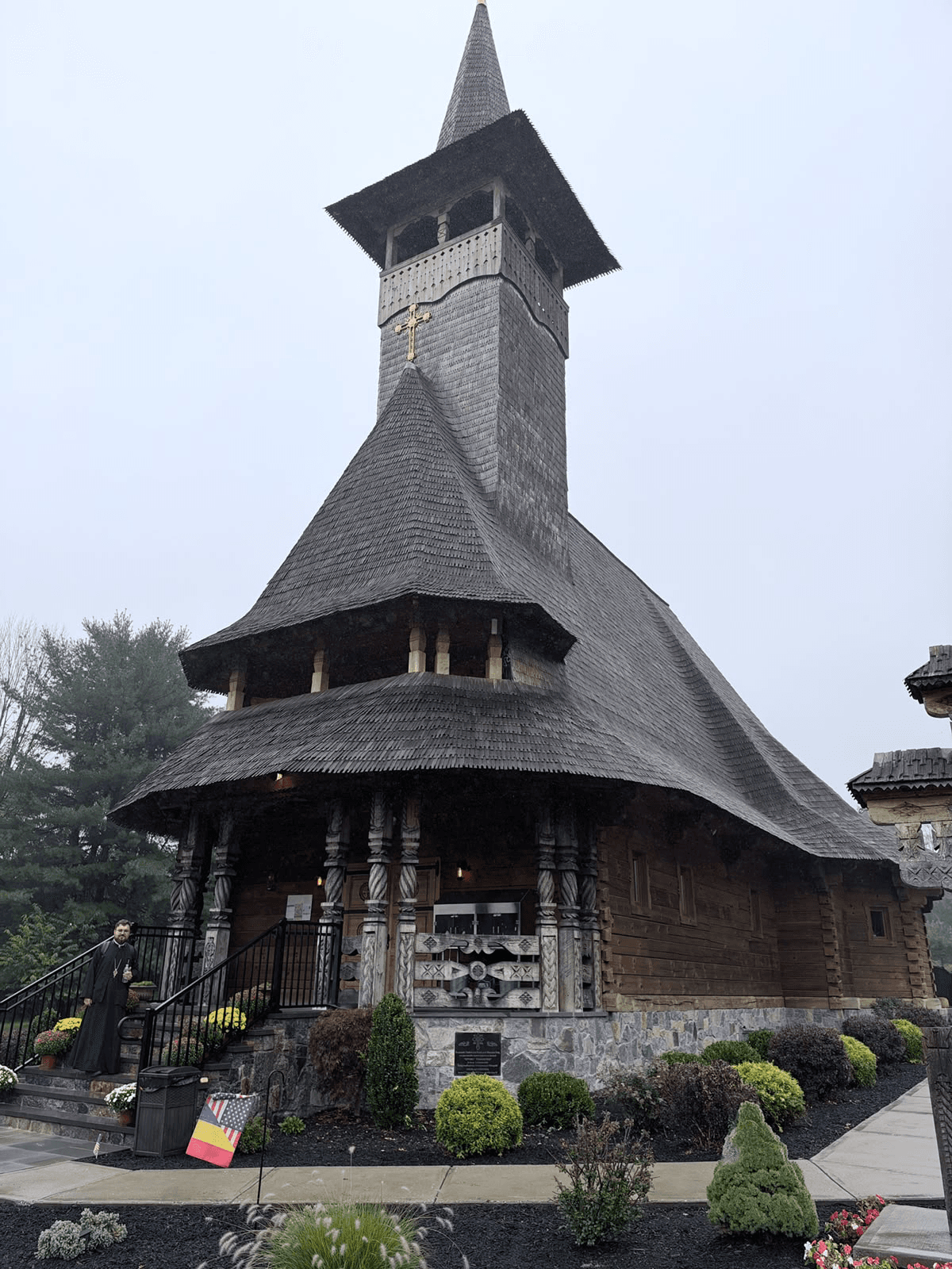 Părintele Andrei Mocanu, parohul din Stejari, Suceava, în mijlocul comunității românești din New Jersey — foto 5