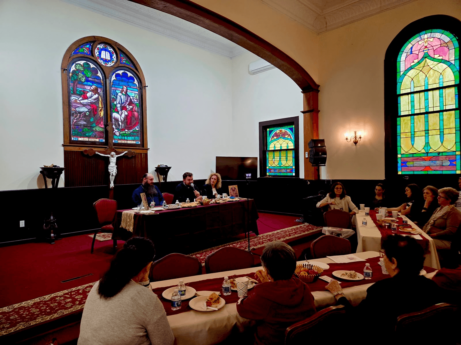 Părintele Andrei Mocanu, parohul din Stejari, Suceava, în mijlocul comunității românești din New Jersey — foto 6